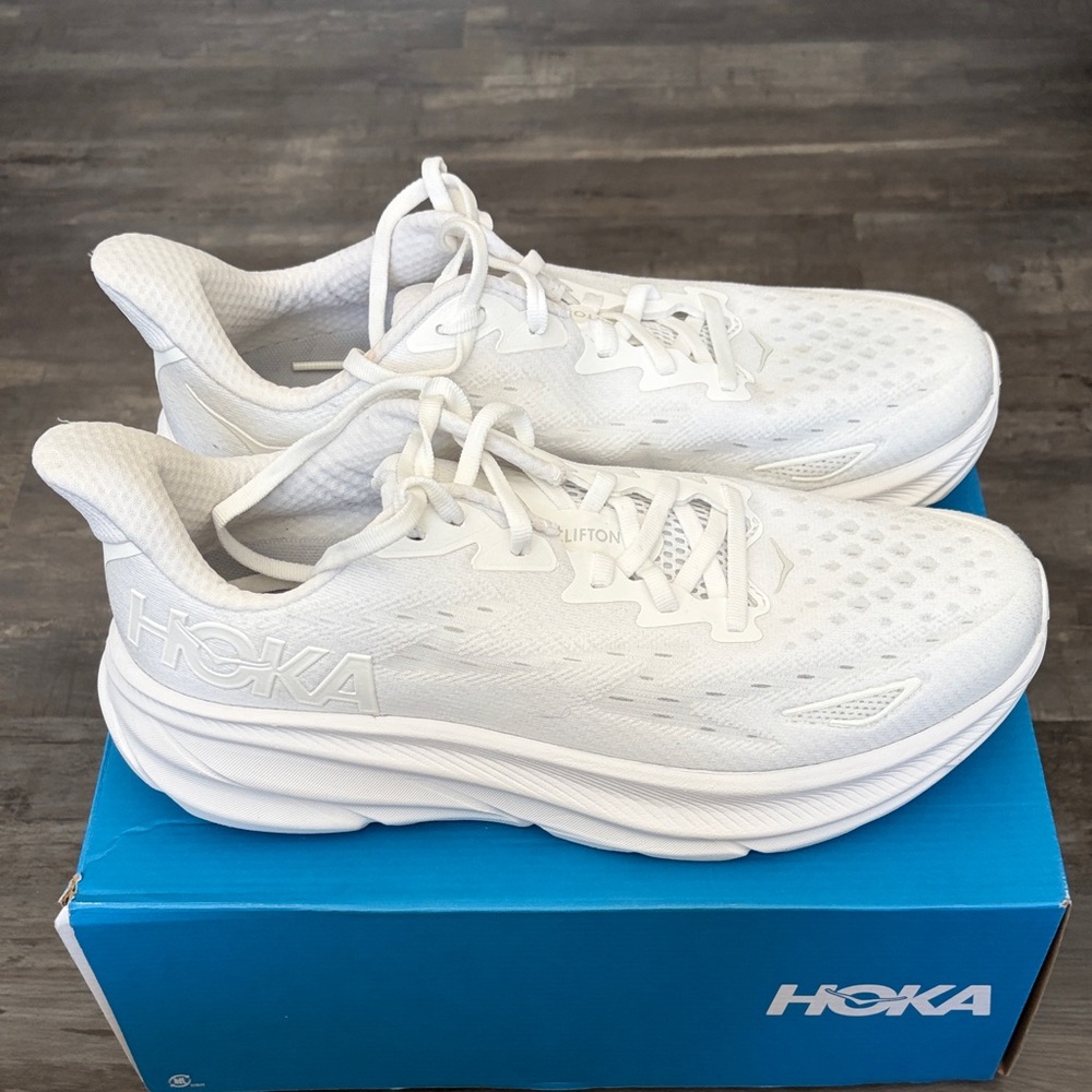 Hoka One One Clifton 9